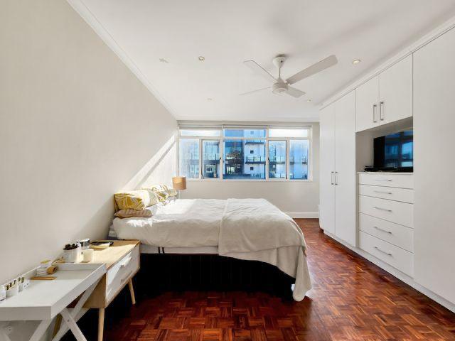 To Let 2 Bedroom Property for Rent in Sea Point Western Cape